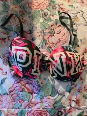 Pink Victoria Secret Women’s Pink Tropical Print Push-Up Bra Size 32 C